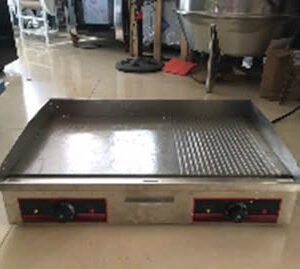 Bếp rán nửa nhăn nửa phẳng dùng điện