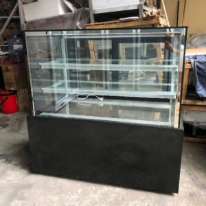 Tủ trưng bày bánh 1500mm - Kính vuông